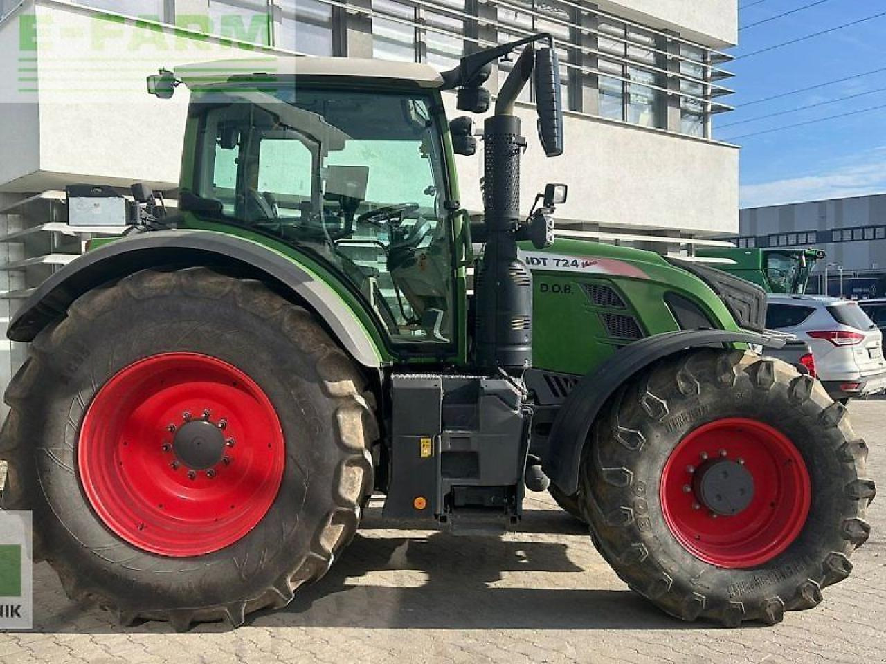 Fendt 724 vario profiplus ProfiPlus - Трактор: фото 3 Fendt 724 vario profiplus ProfiPlus - Трактор: фото 3
