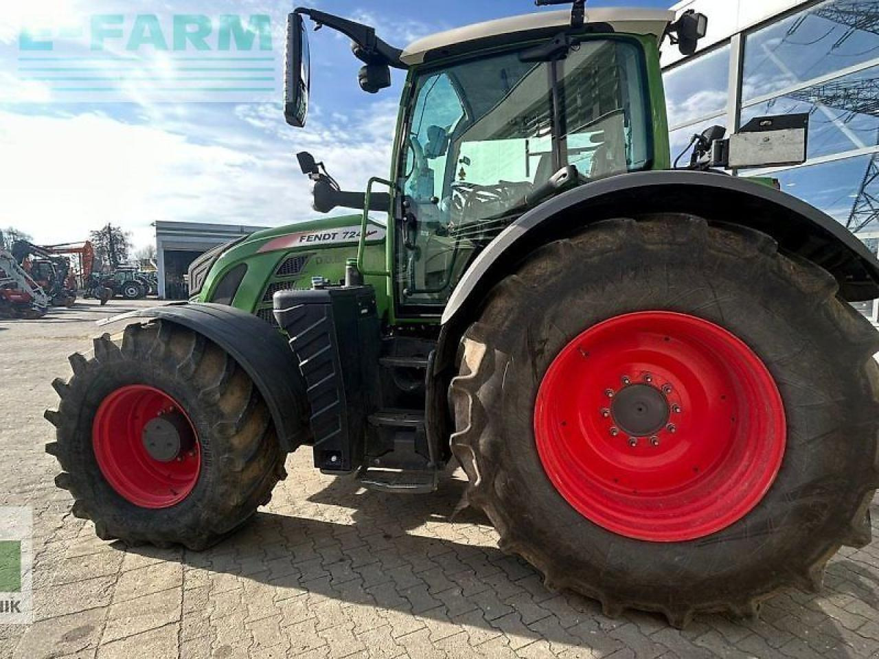 Fendt 724 vario profiplus ProfiPlus - Трактор: фото 5 Fendt 724 vario profiplus ProfiPlus - Трактор: фото 5