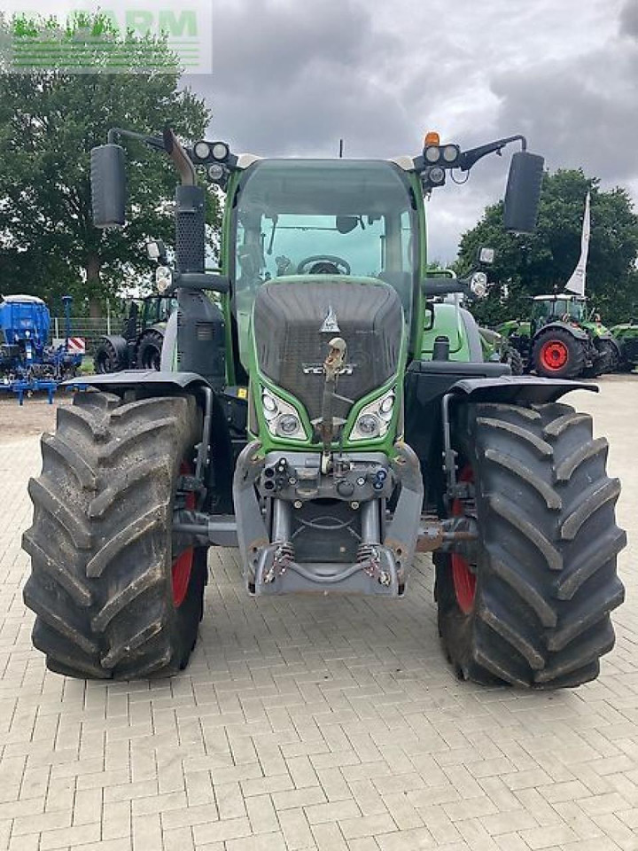 Fendt 724 vario s4 - Трактор: фото 4 Fendt 724 vario s4 - Трактор: фото 4