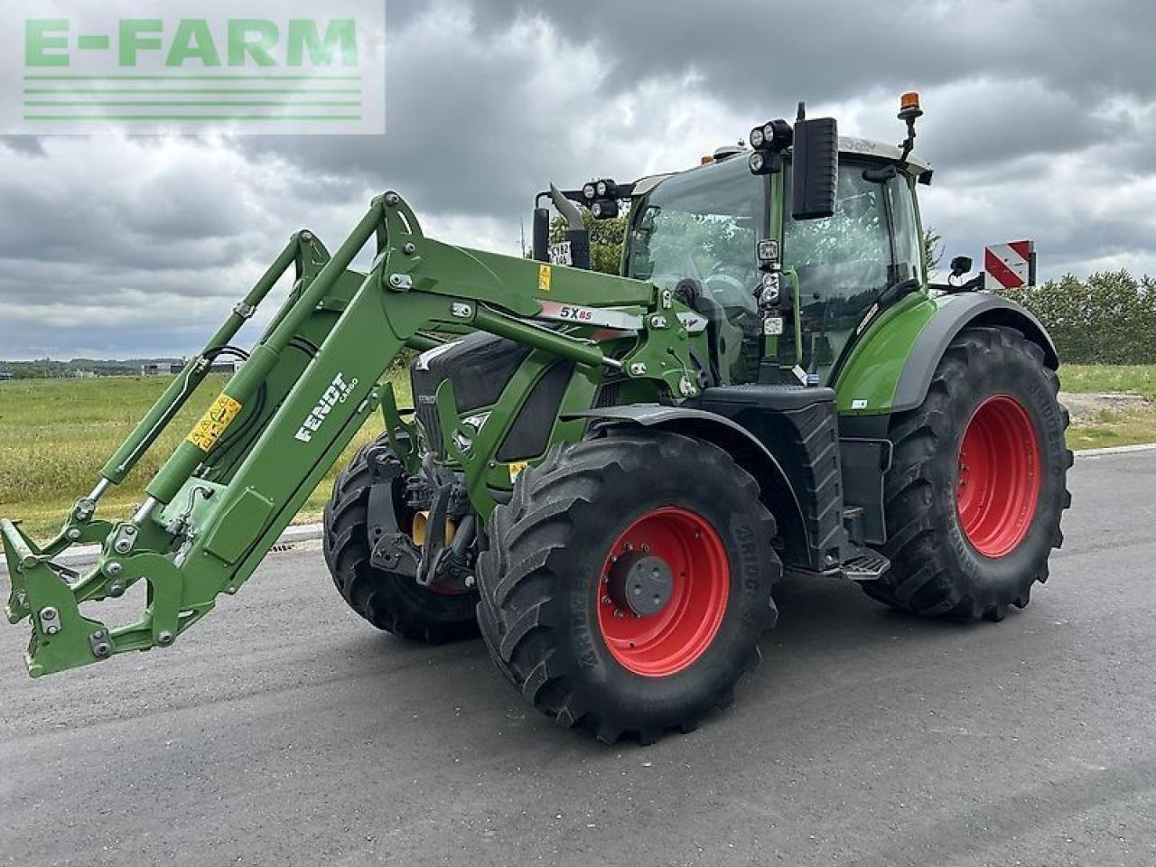 Fendt 724 vario s4 - Трактор: фото 1 Fendt 724 vario s4 - Трактор: фото 1