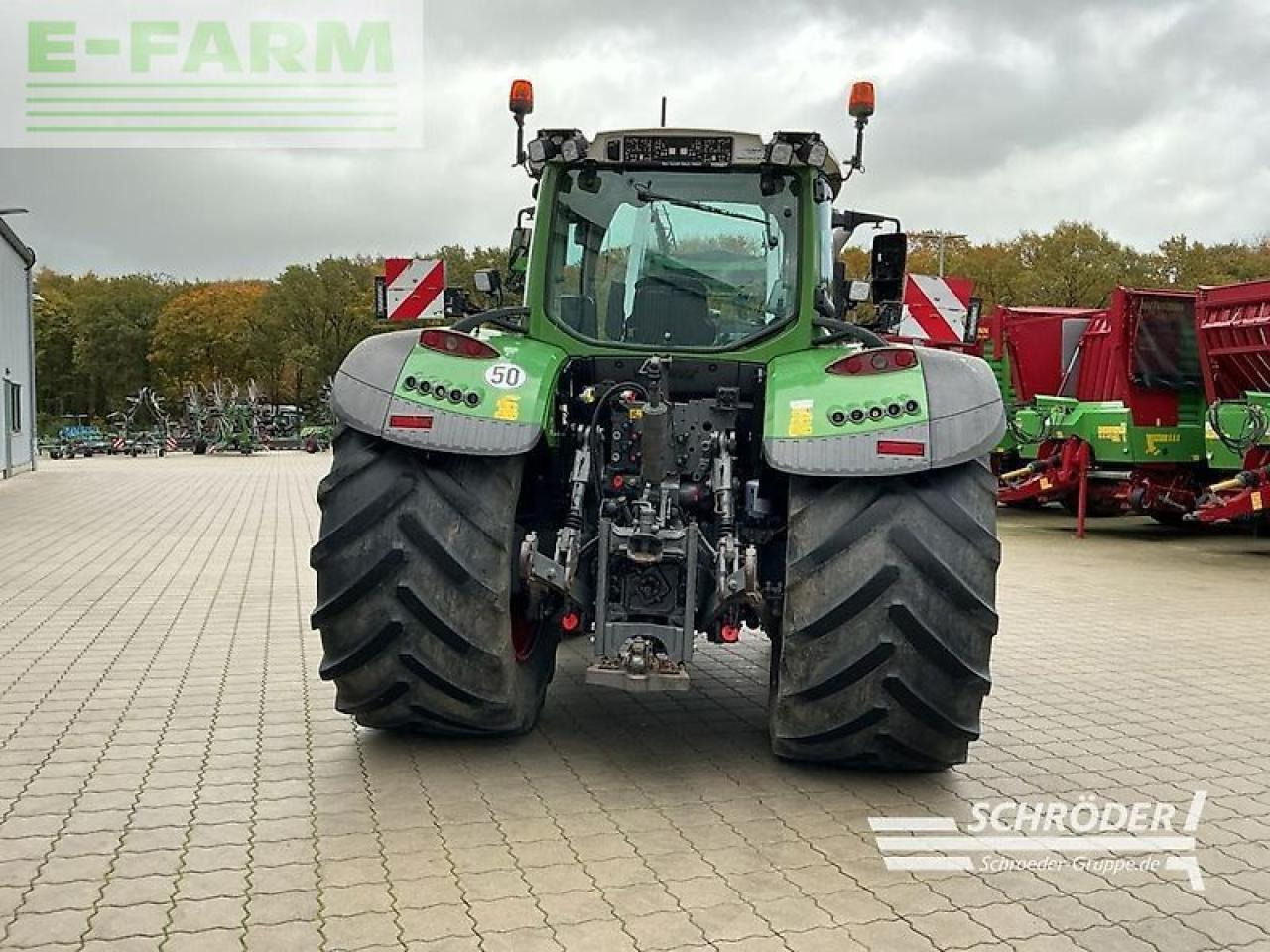 Fendt 724 vario s4 profi plus - Трактор: фото 3 Fendt 724 vario s4 profi plus - Трактор: фото 3