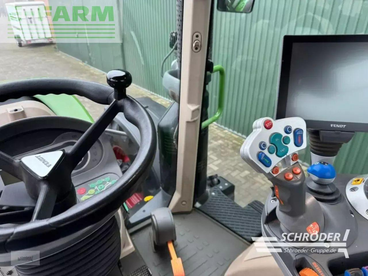 Fendt 724 vario s4 profi plus - Трактор: фото 3 Fendt 724 vario s4 profi plus - Трактор: фото 3