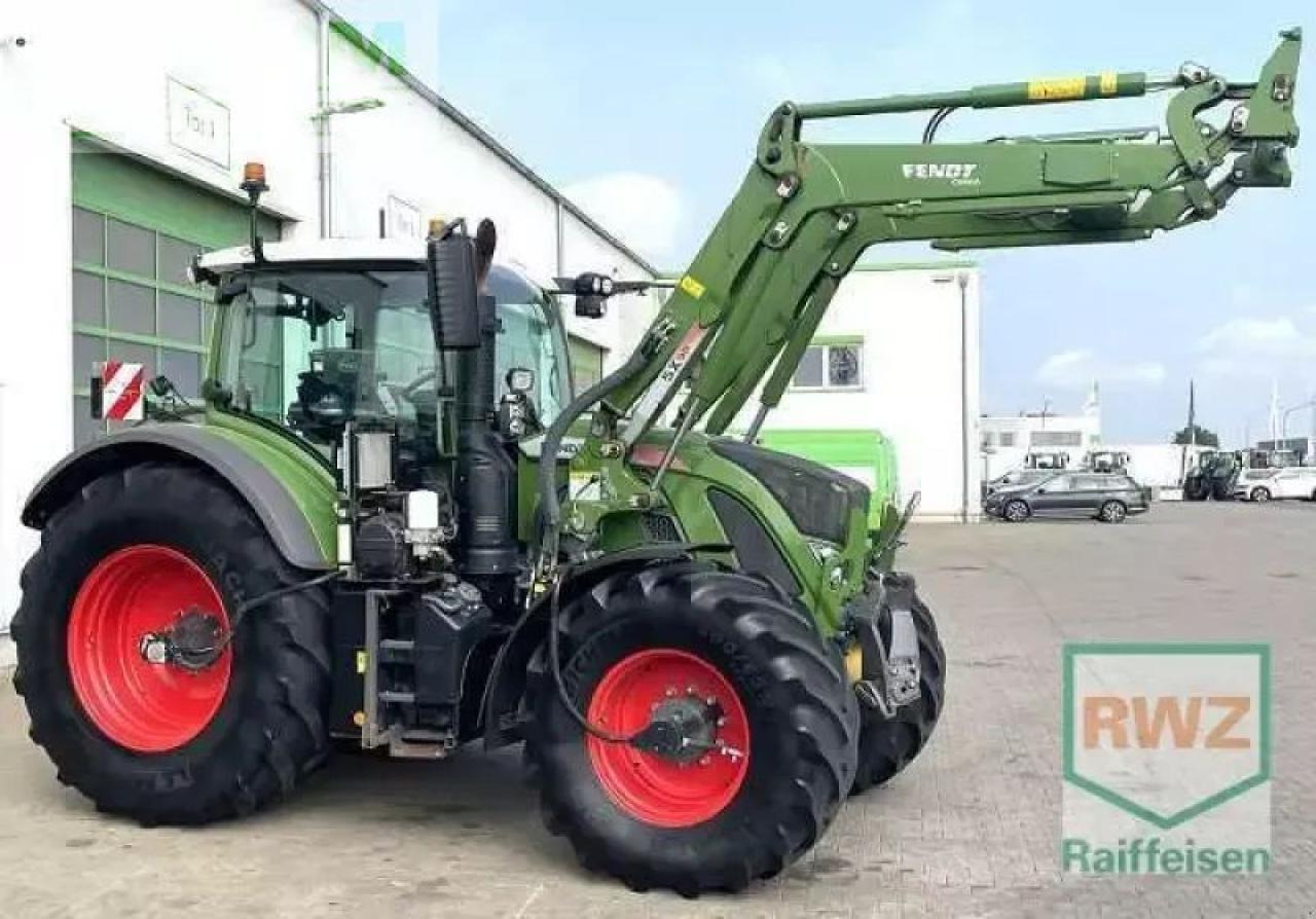 Fendt 724 vario s4 profi plus ProfiPlus - Трактор: фото 3 Fendt 724 vario s4 profi plus ProfiPlus - Трактор: фото 3