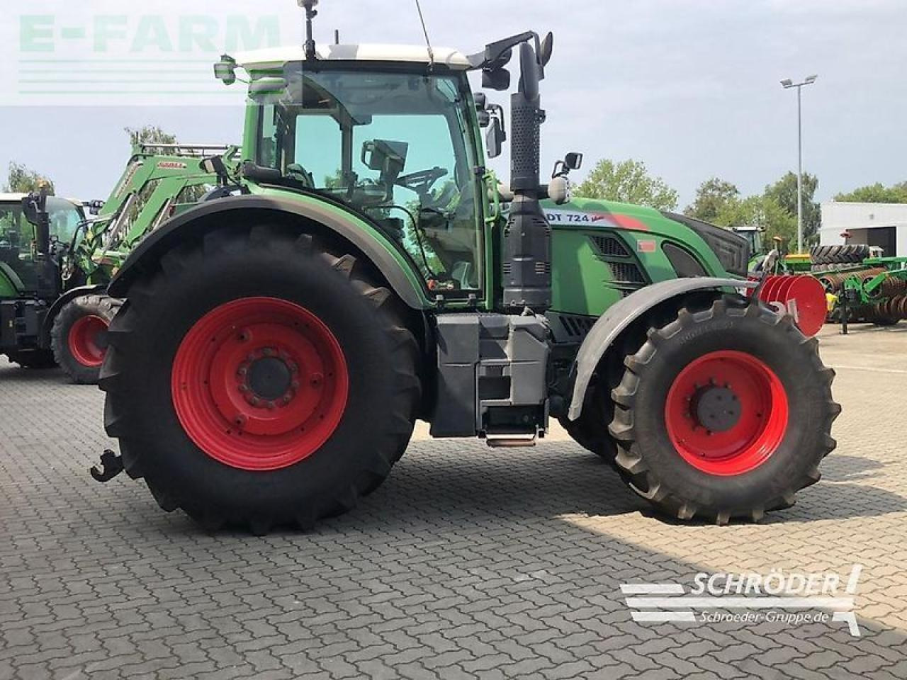 Fendt 724 vario s4 profi plus ProfiPlus - Трактор: фото 4 Fendt 724 vario s4 profi plus ProfiPlus - Трактор: фото 4