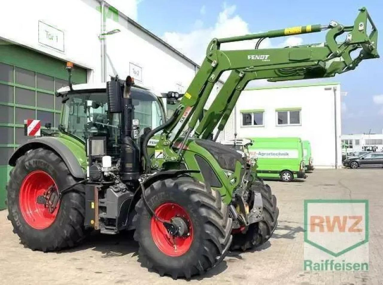 Fendt 724 vario s4 profi plus ProfiPlus - Трактор: фото 3 Fendt 724 vario s4 profi plus ProfiPlus - Трактор: фото 3