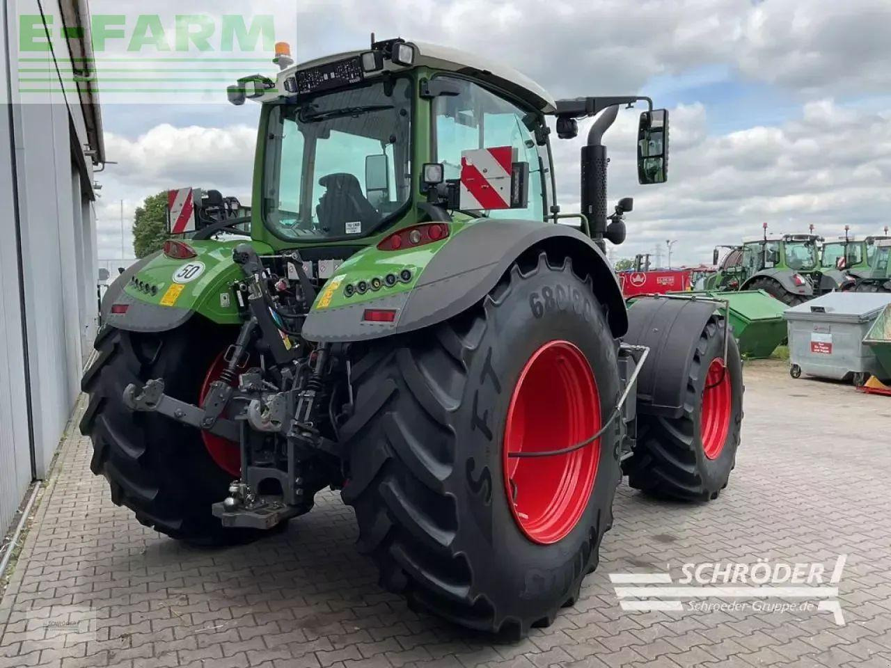 Fendt 724 vario s4 profi plus ProfiPlus - Трактор: фото 3 Fendt 724 vario s4 profi plus ProfiPlus - Трактор: фото 3