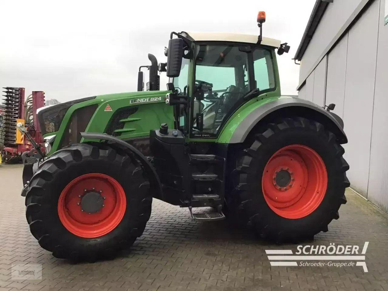 Fendt 824 s4 profi plus - Трактор: фото 4 Fendt 824 s4 profi plus - Трактор: фото 4