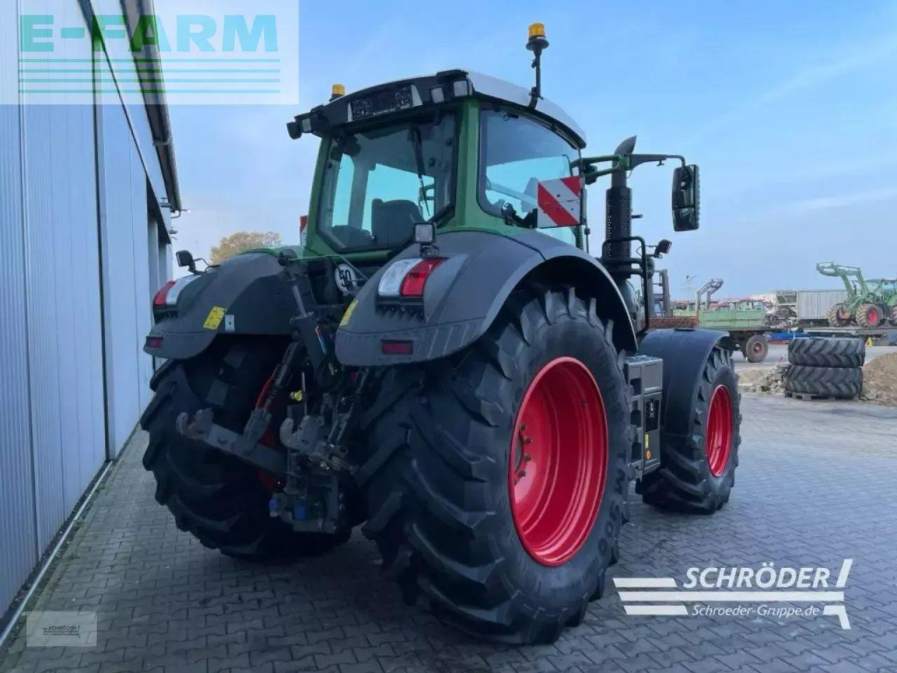 Fendt 824 vario s4 profi plus ProfiPlus - Трактор: фото 3 Fendt 824 vario s4 profi plus ProfiPlus - Трактор: фото 3