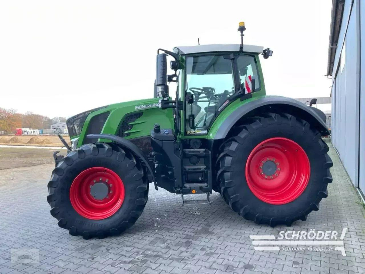 Fendt 824 vario s4 profi plus ProfiPlus - Трактор: фото 4 Fendt 824 vario s4 profi plus ProfiPlus - Трактор: фото 4