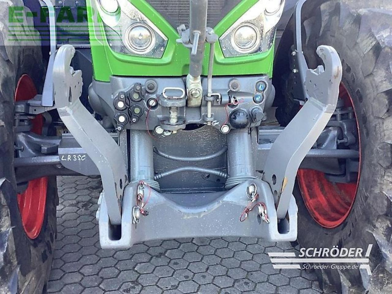 Fendt 824 vario s4 profi plus ProfiPlus - Трактор: фото 4 Fendt 824 vario s4 profi plus ProfiPlus - Трактор: фото 4