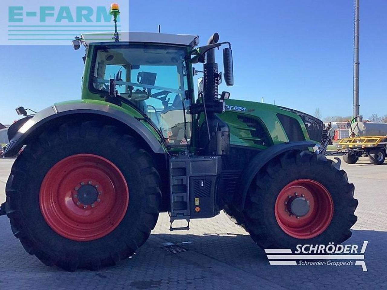 Fendt 824 vario s4 profi plus ProfiPlus - Трактор: фото 1 Fendt 824 vario s4 profi plus ProfiPlus - Трактор: фото 1