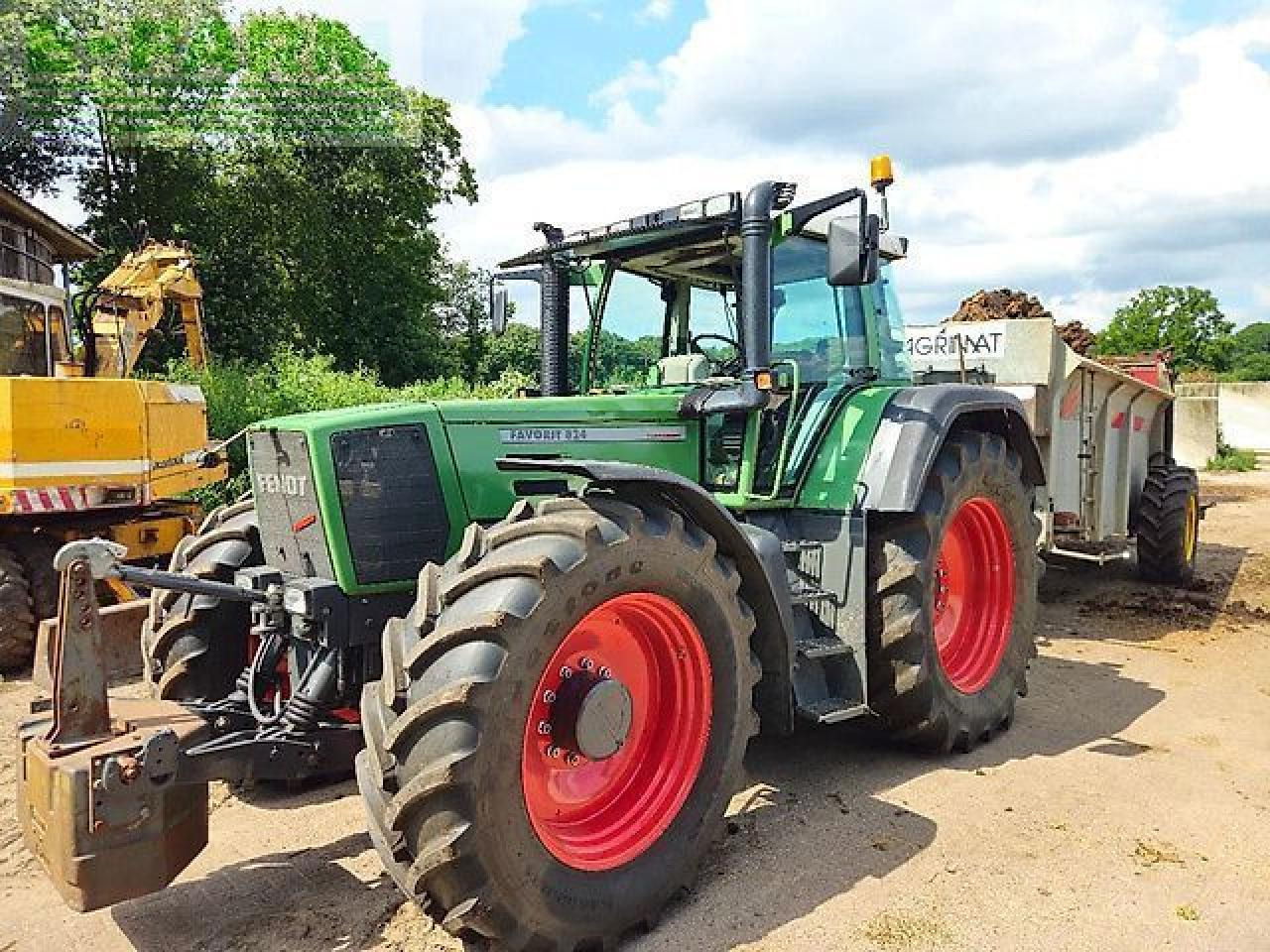 Fendt favorit 824 turboshift ( 816 818 822 ) - Трактор: фото 1 Fendt favorit 824 turboshift ( 816 818 822 ) - Трактор: фото 1