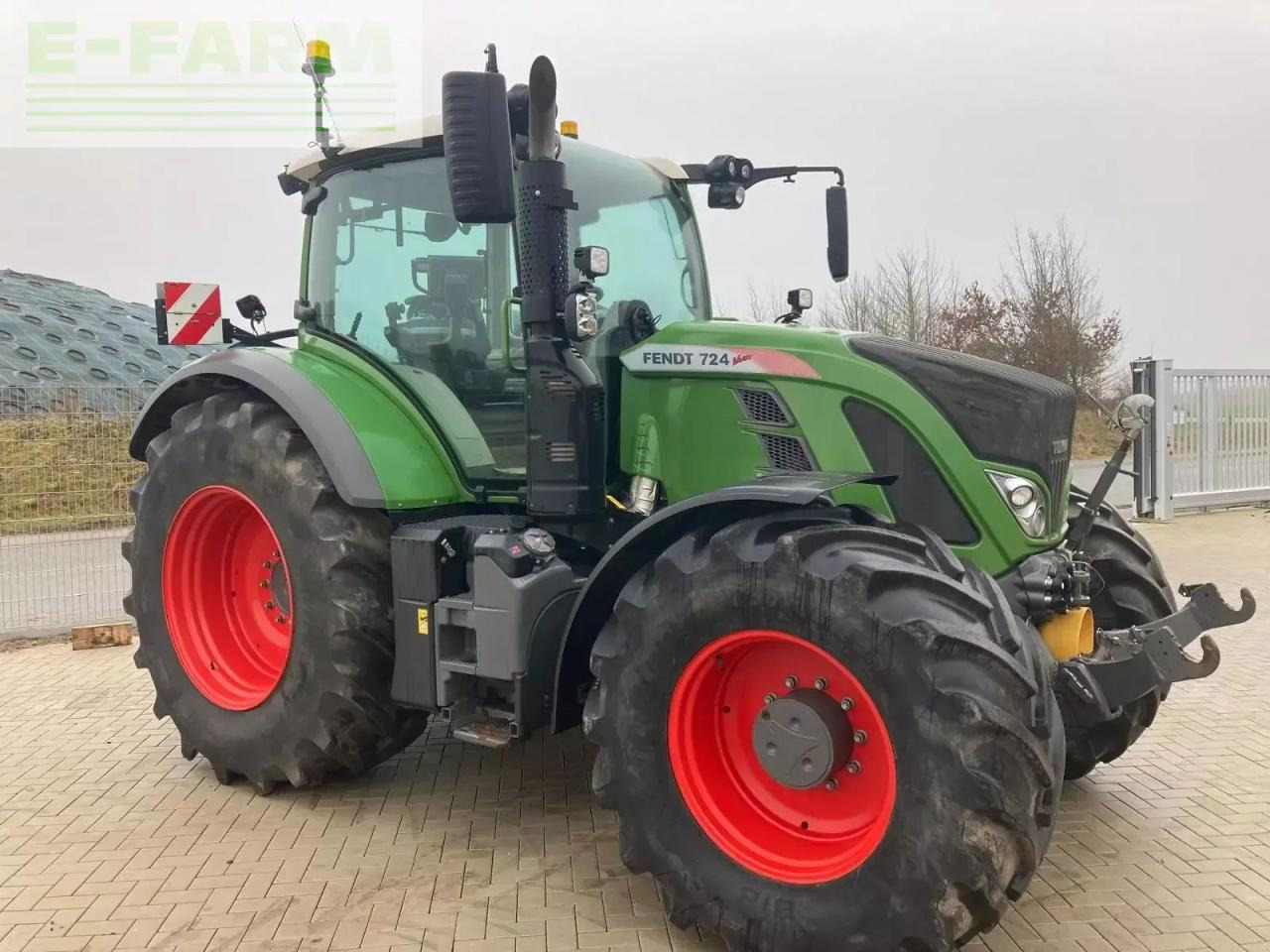 Fendt fendt 724 s4 profi+ - Трактор: фото 1 Fendt fendt 724 s4 profi+ - Трактор: фото 1