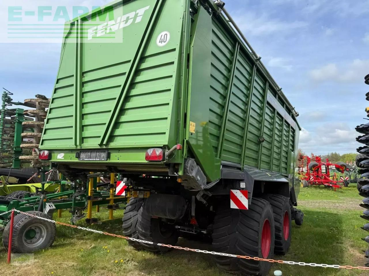 Fendt tigo 75 xr mit 800/45 r26,5 bereifung, laderaumabdeckung und 3 dosierwalzen - Самозавантажувальний причіп: фото 4 Fendt tigo 75 xr mit 800/45 r26,5 bereifung, laderaumabdeckung und 3 dosierwalzen - Самозавантажувальний причіп: фото 4