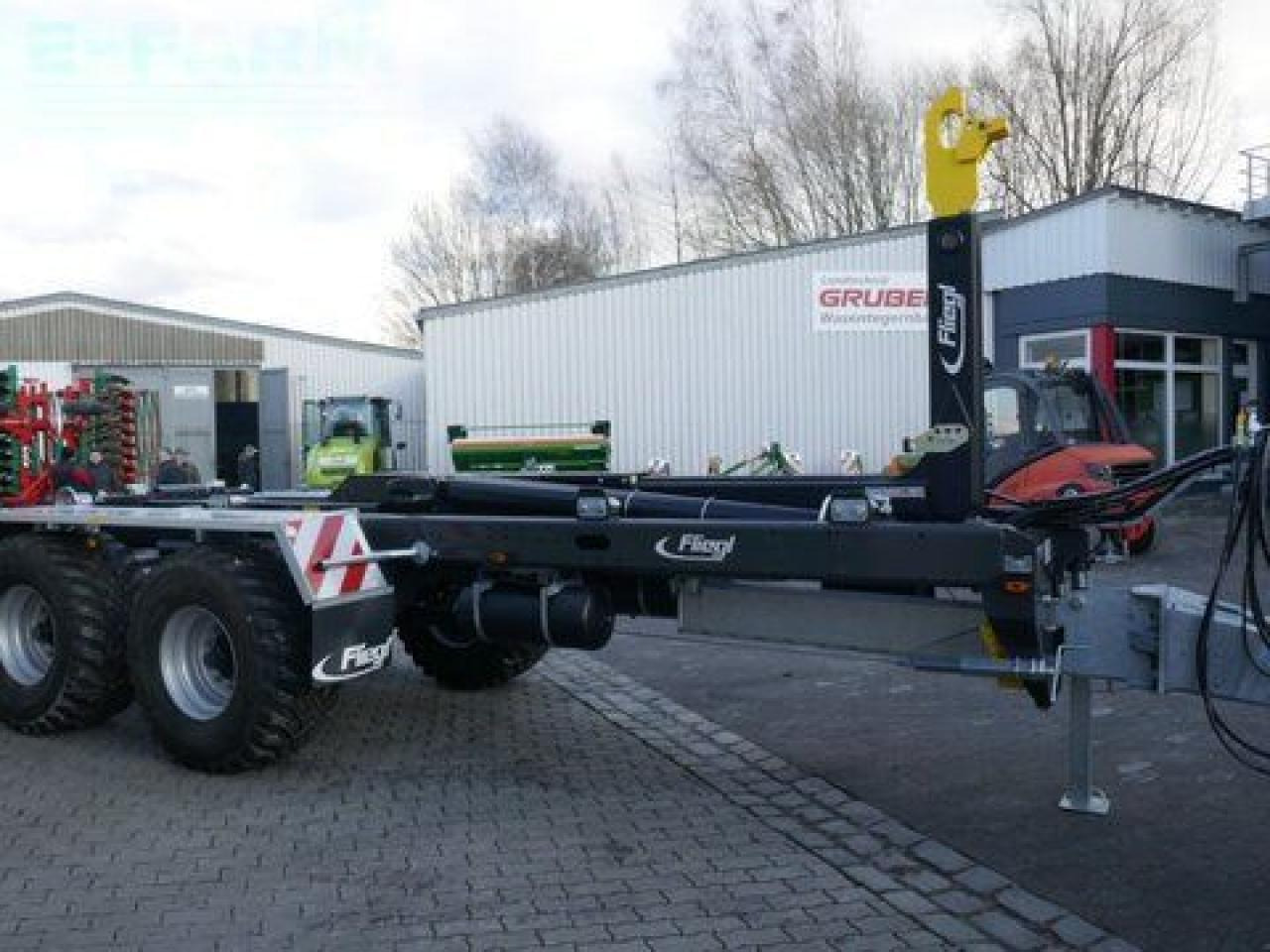 Fliegl hkl 22 - tandem abrollkipper - Причіп мультиліфт/ Бункеровоз: фото 3 Fliegl hkl 22 - tandem abrollkipper - Причіп мультиліфт/ Бункеровоз: фото 3