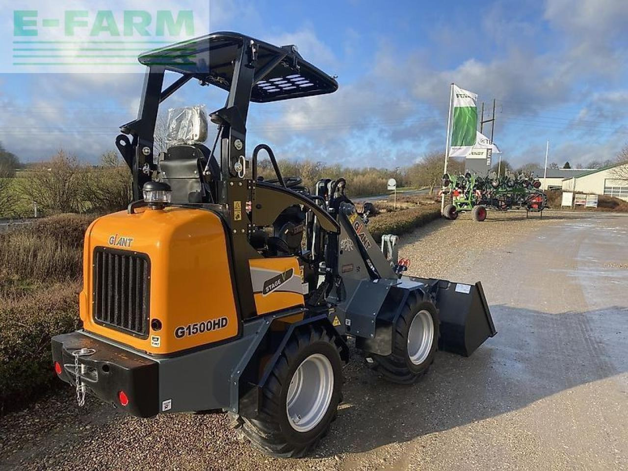 Giant g1500 hd - Міні-екскаватор: фото 3 Giant g1500 hd - Міні-екскаватор: фото 3