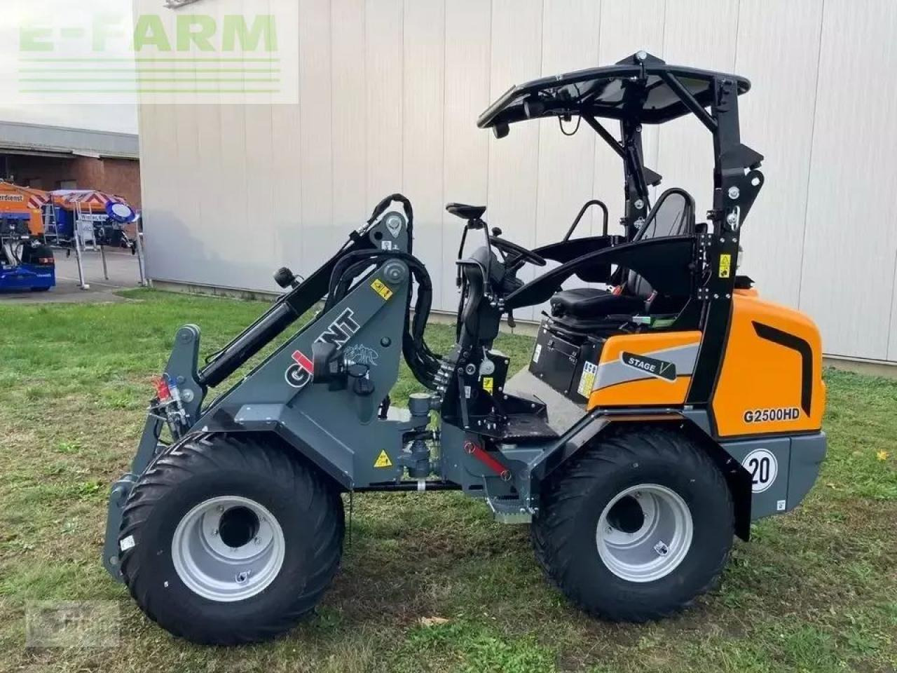 Giant g2500 hd - Міні-екскаватор: фото 1 Giant g2500 hd - Міні-екскаватор: фото 1