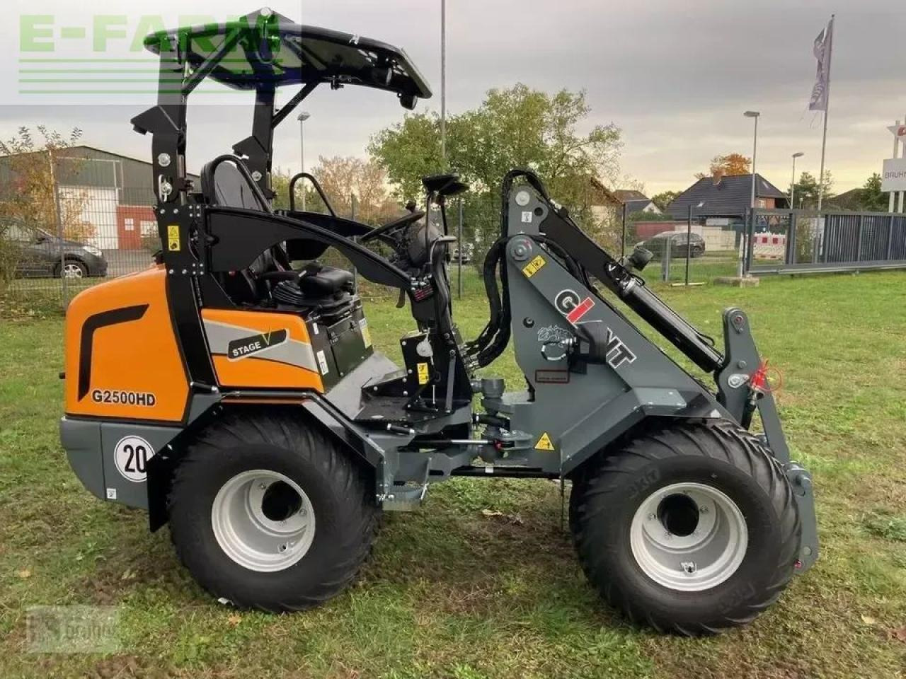 Giant g2500 hd - Міні-екскаватор: фото 2 Giant g2500 hd - Міні-екскаватор: фото 2