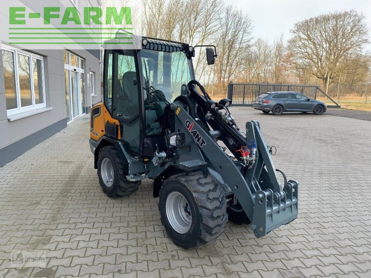 Giant g2700 elektro - Компактний фронтальний навантажувач: фото 2 Giant g2700 elektro - Компактний фронтальний навантажувач: фото 2