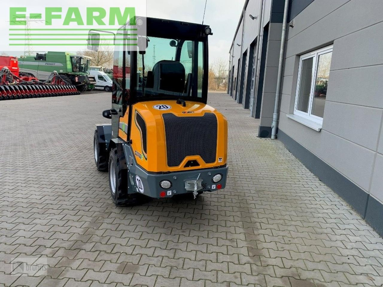 Giant g2700 elektro - Компактний фронтальний навантажувач: фото 4 Giant g2700 elektro - Компактний фронтальний навантажувач: фото 4