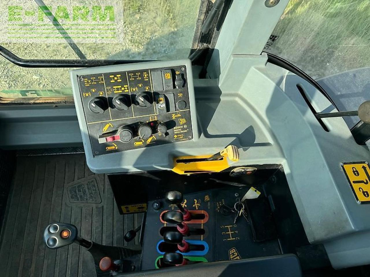 Трактор JCB fastrac 3185 smothshift: фото 16