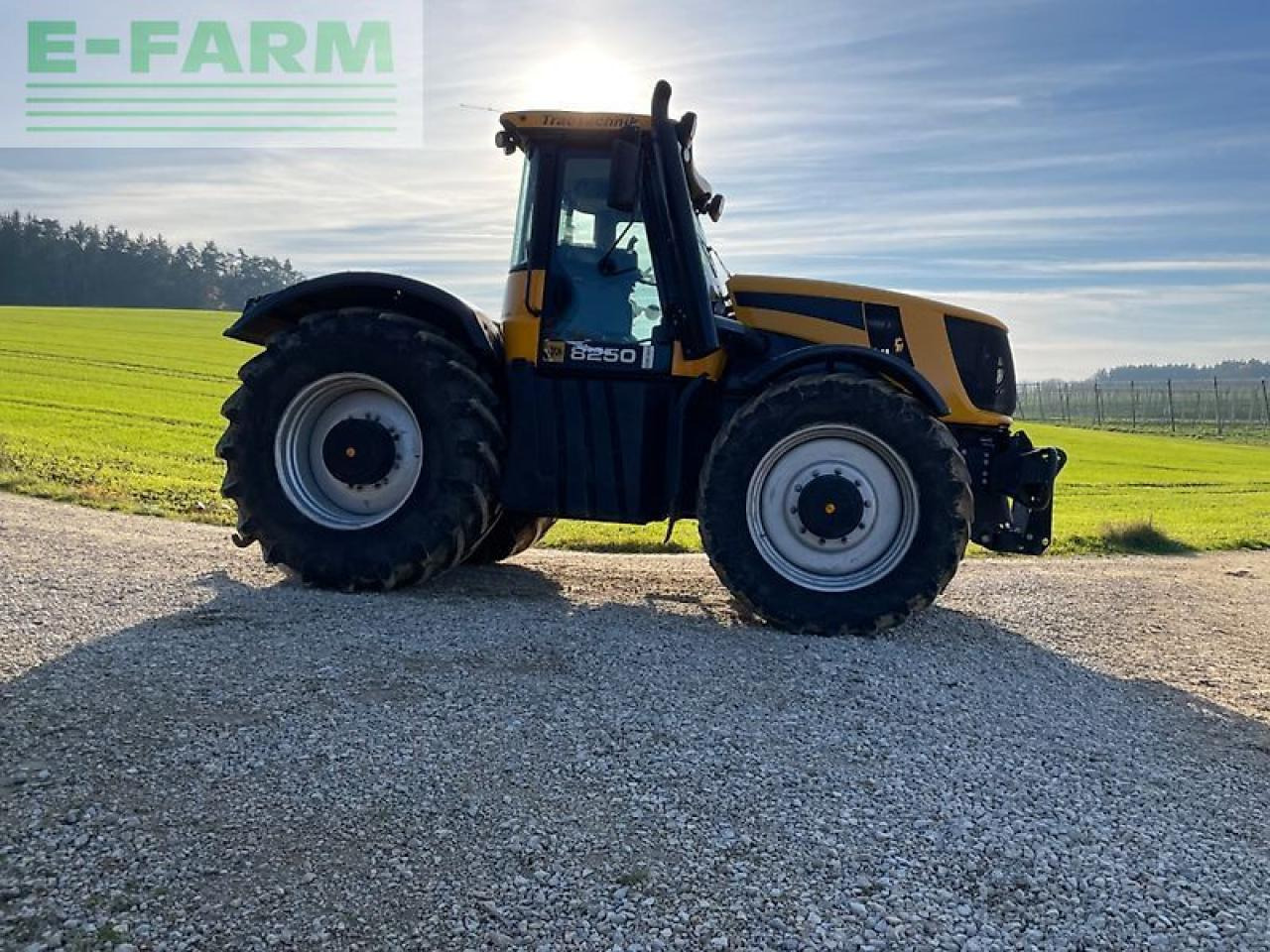 JCB fastrac 8250 - Трактор: фото 4 JCB fastrac 8250 - Трактор: фото 4