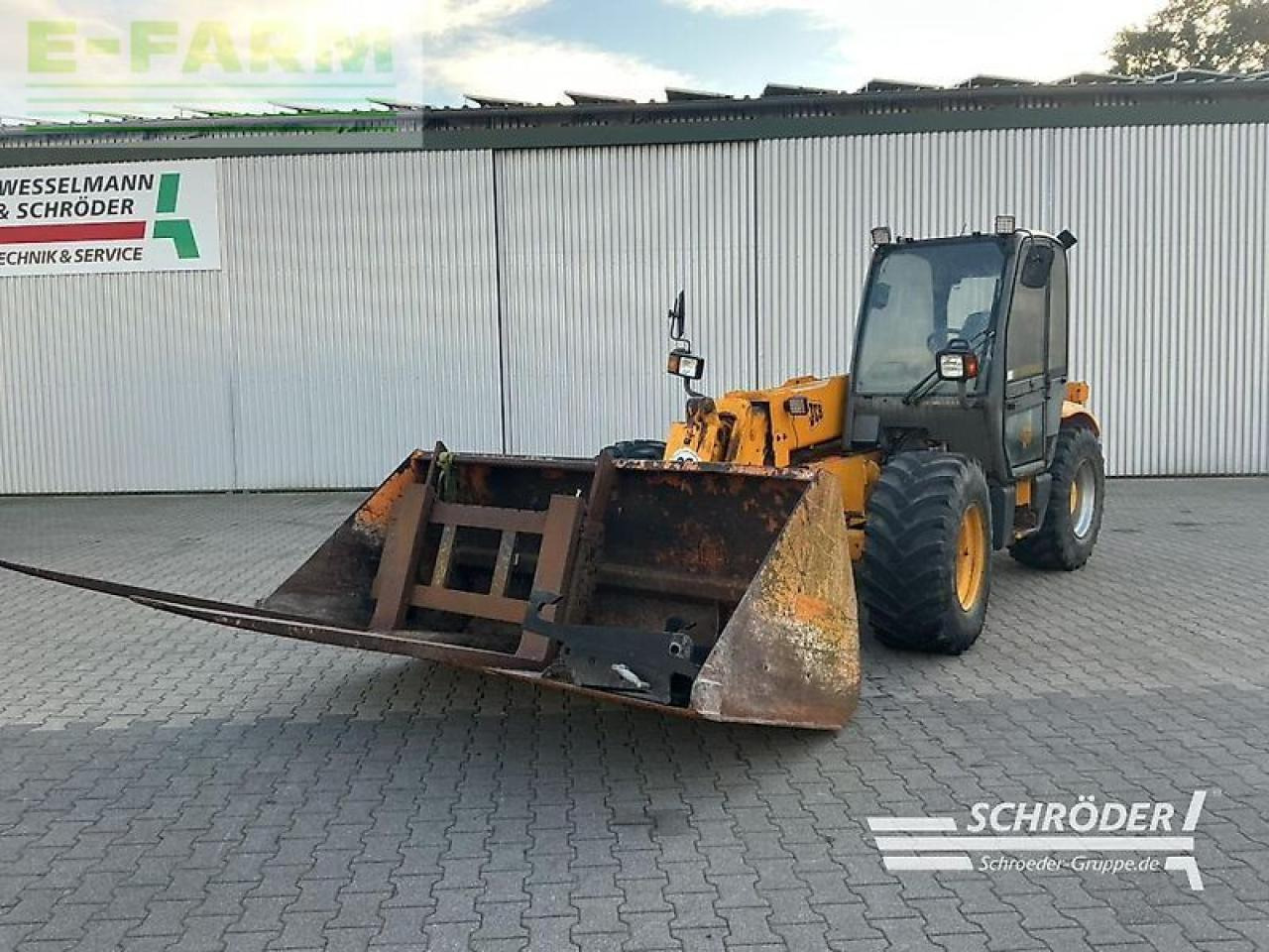 JCB slp 530-70 + palettengabel & schaufel - Навантажувач телескопічний: фото 1 JCB slp 530-70 + palettengabel & schaufel - Навантажувач телескопічний: фото 1