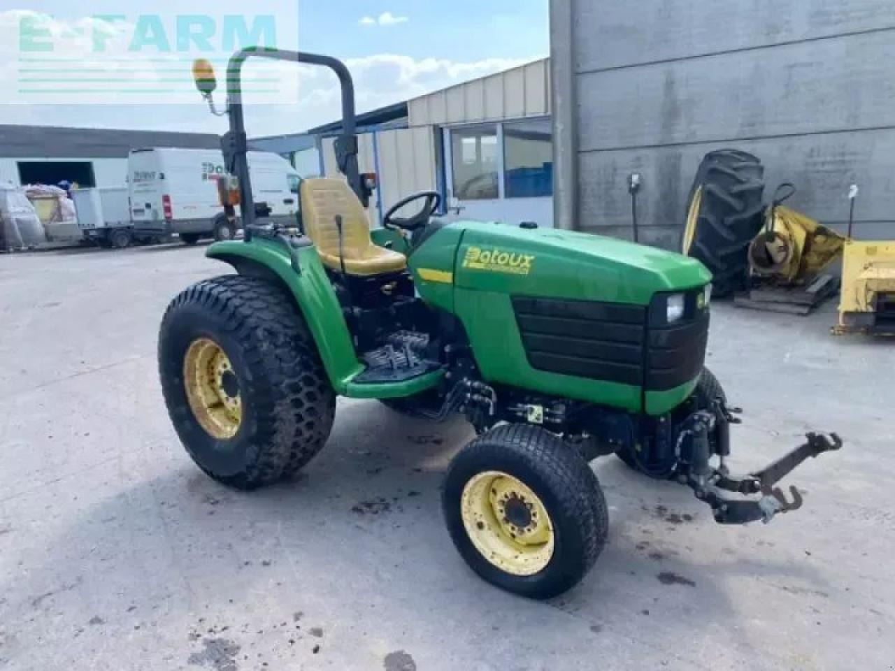 John Deere 4710 - Трактор: фото 3 John Deere 4710 - Трактор: фото 3