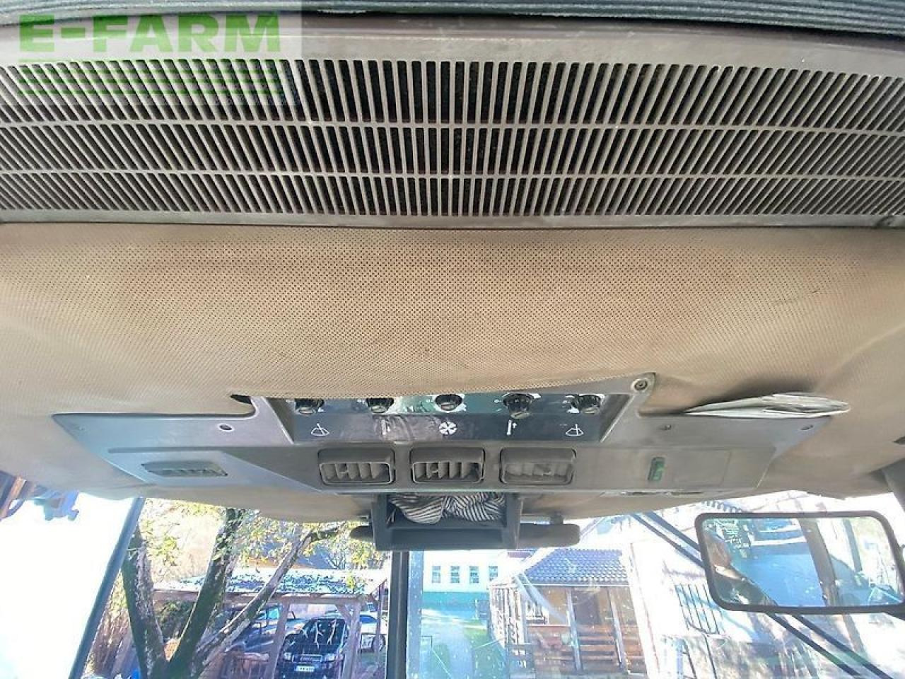 Трактор John Deere 4755: фото 24