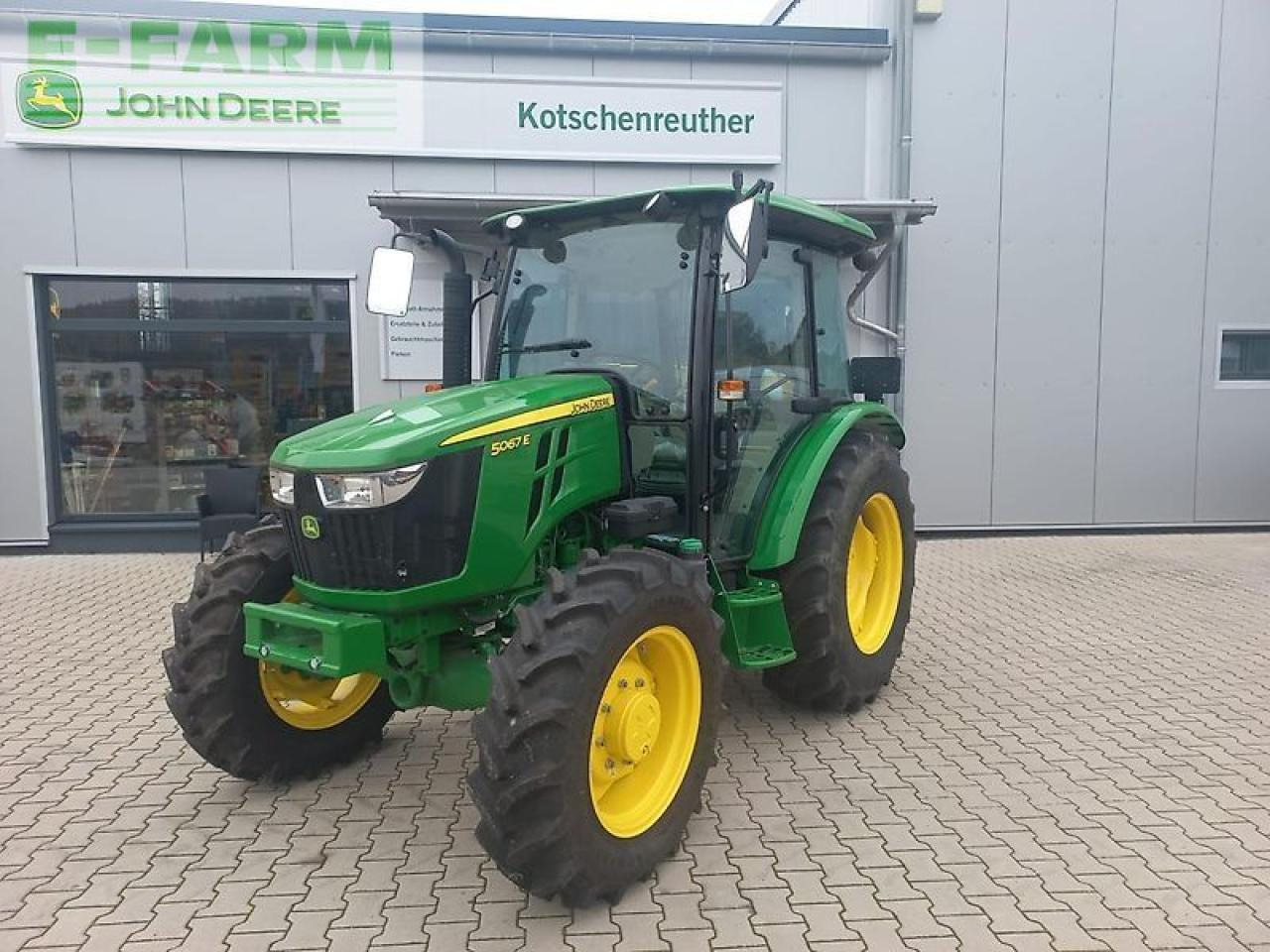 John Deere 5067e - Трактор: фото 1 John Deere 5067e - Трактор: фото 1