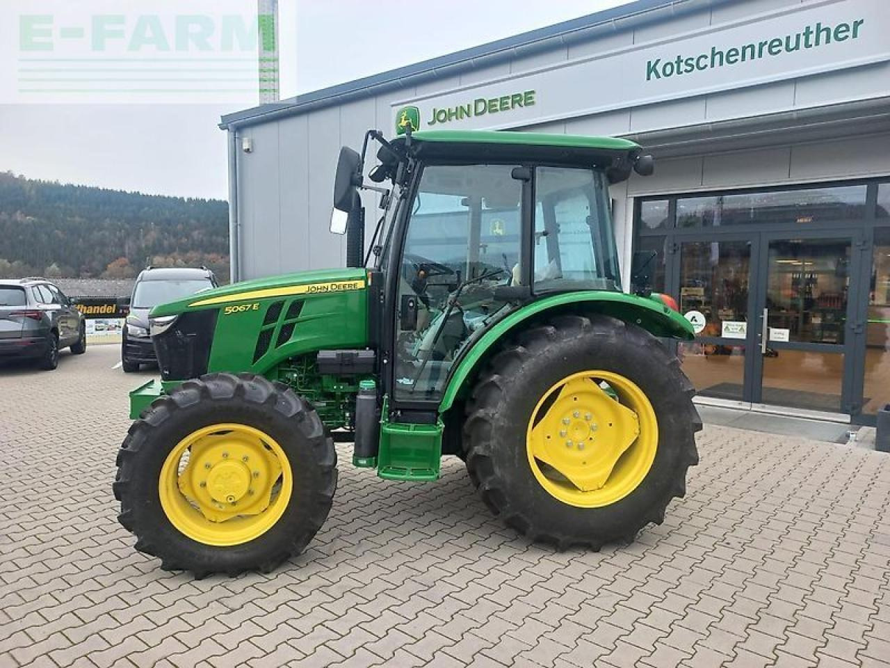 John Deere 5067e - Трактор: фото 2 John Deere 5067e - Трактор: фото 2