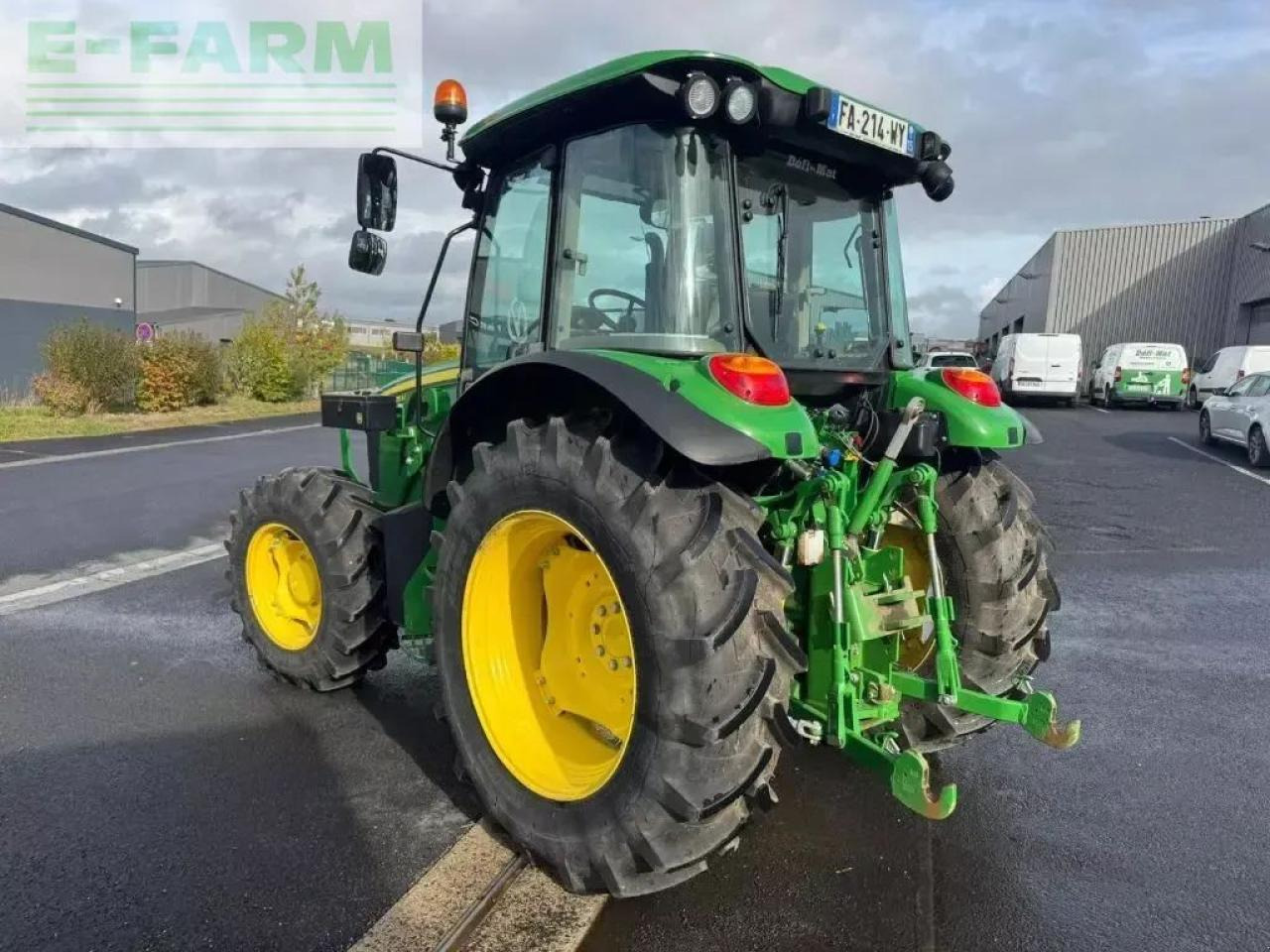 John Deere 5075m power reverser 16/16 - Трактор: фото 2 John Deere 5075m power reverser 16/16 - Трактор: фото 2