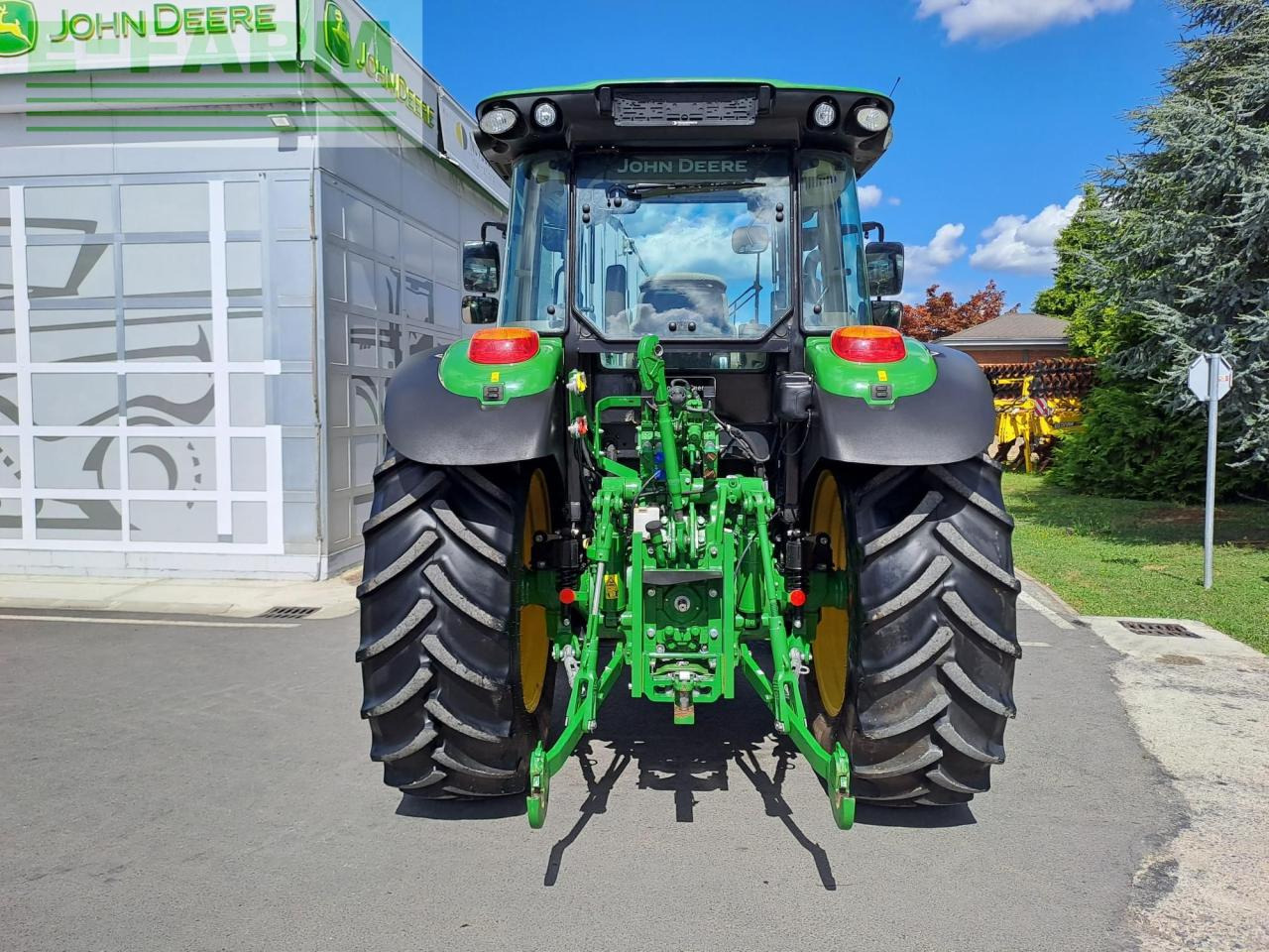 John Deere 5125R - Трактор: фото 3 John Deere 5125R - Трактор: фото 3