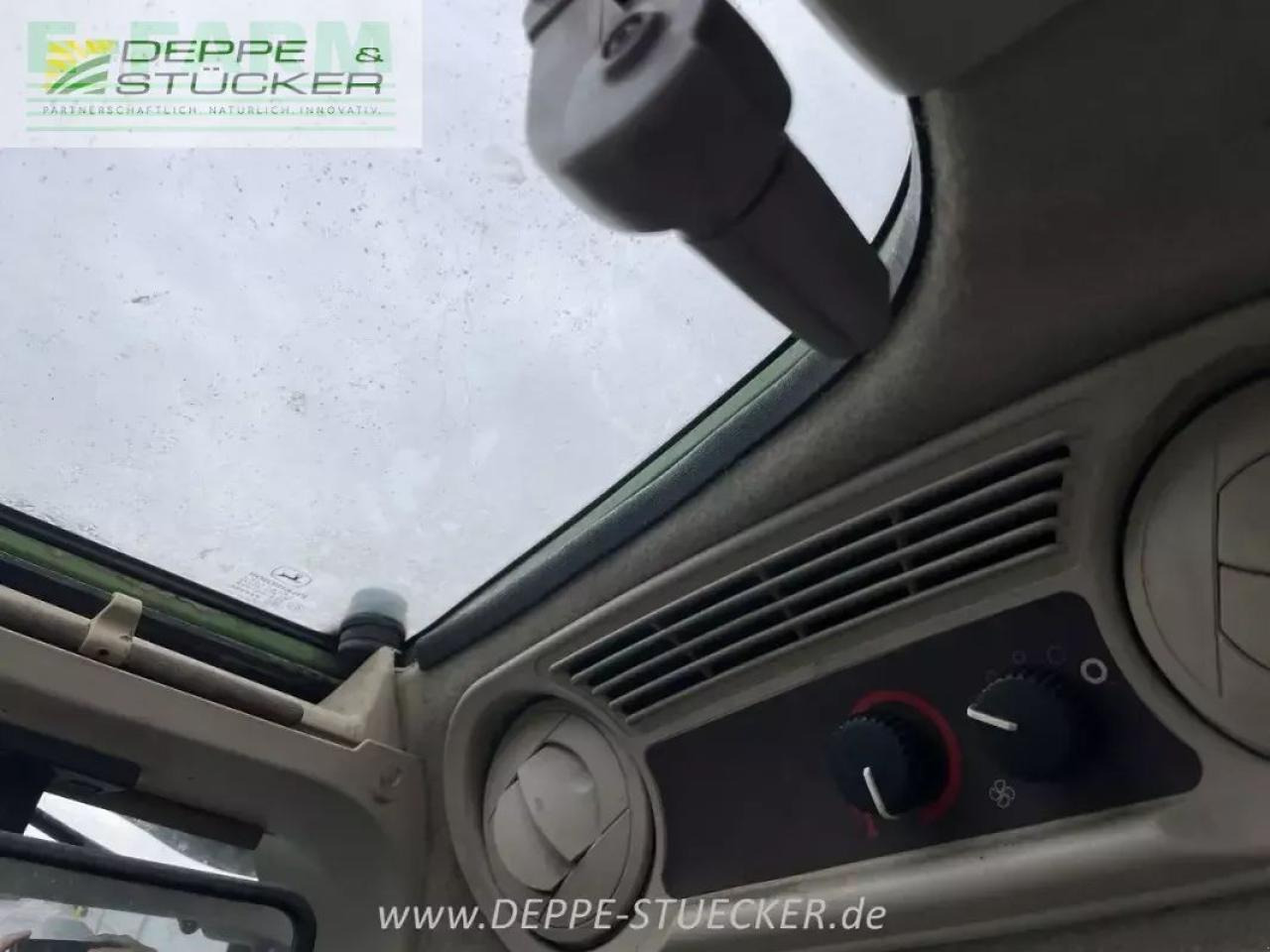 John Deere 5720 - Трактор: фото 4 John Deere 5720 - Трактор: фото 4