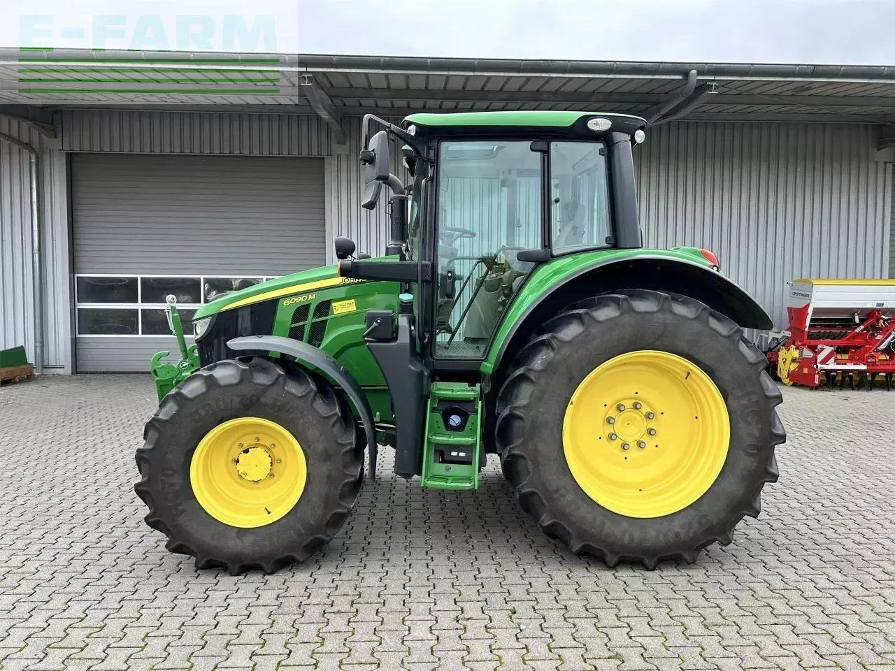 John Deere 6090m - Трактор: фото 2 John Deere 6090m - Трактор: фото 2