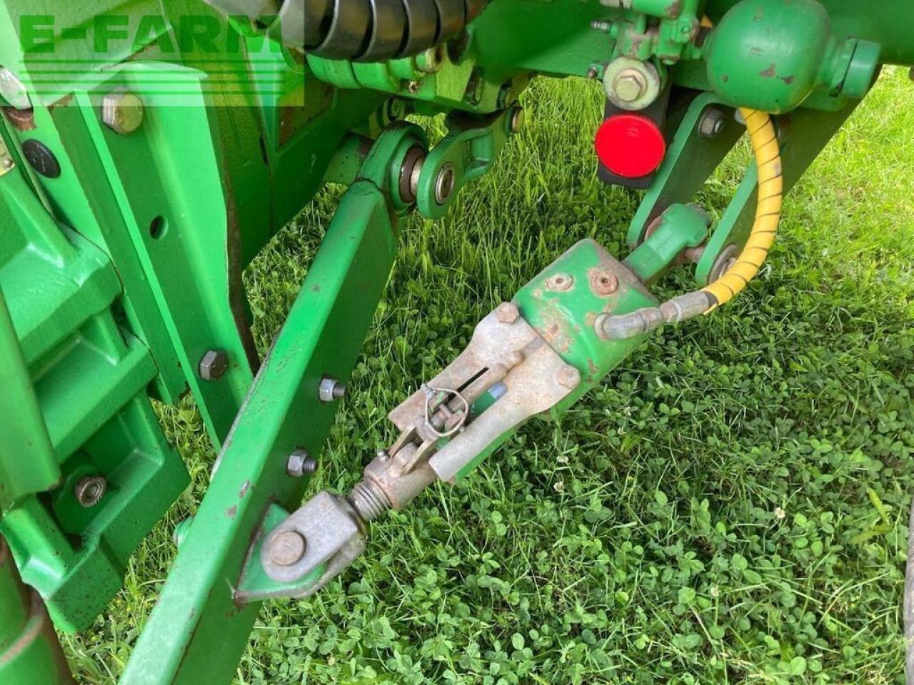 Трактор John Deere 6125r: фото 6
