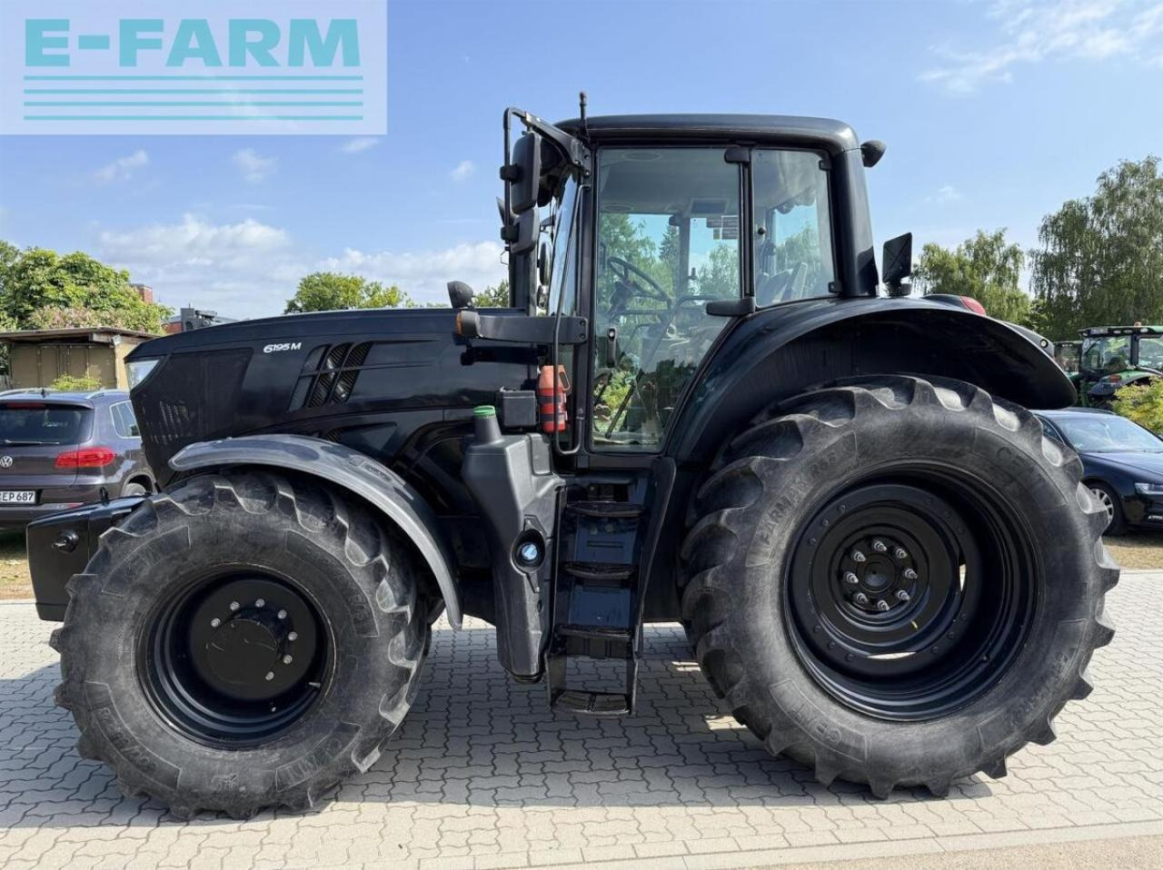 John Deere 6195m black - Трактор: фото 2 John Deere 6195m black - Трактор: фото 2