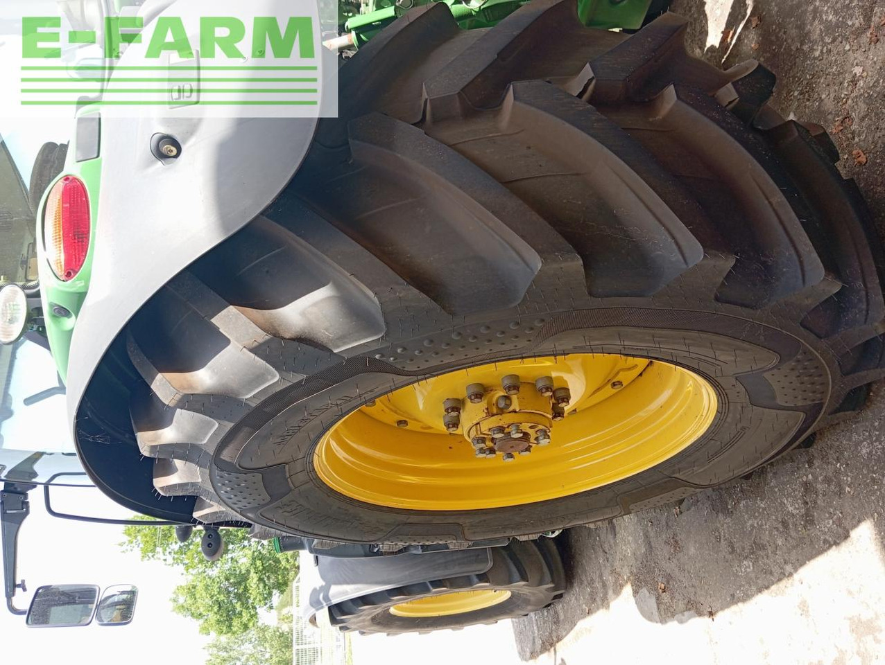 John Deere 6215R - Трактор: фото 4 John Deere 6215R - Трактор: фото 4