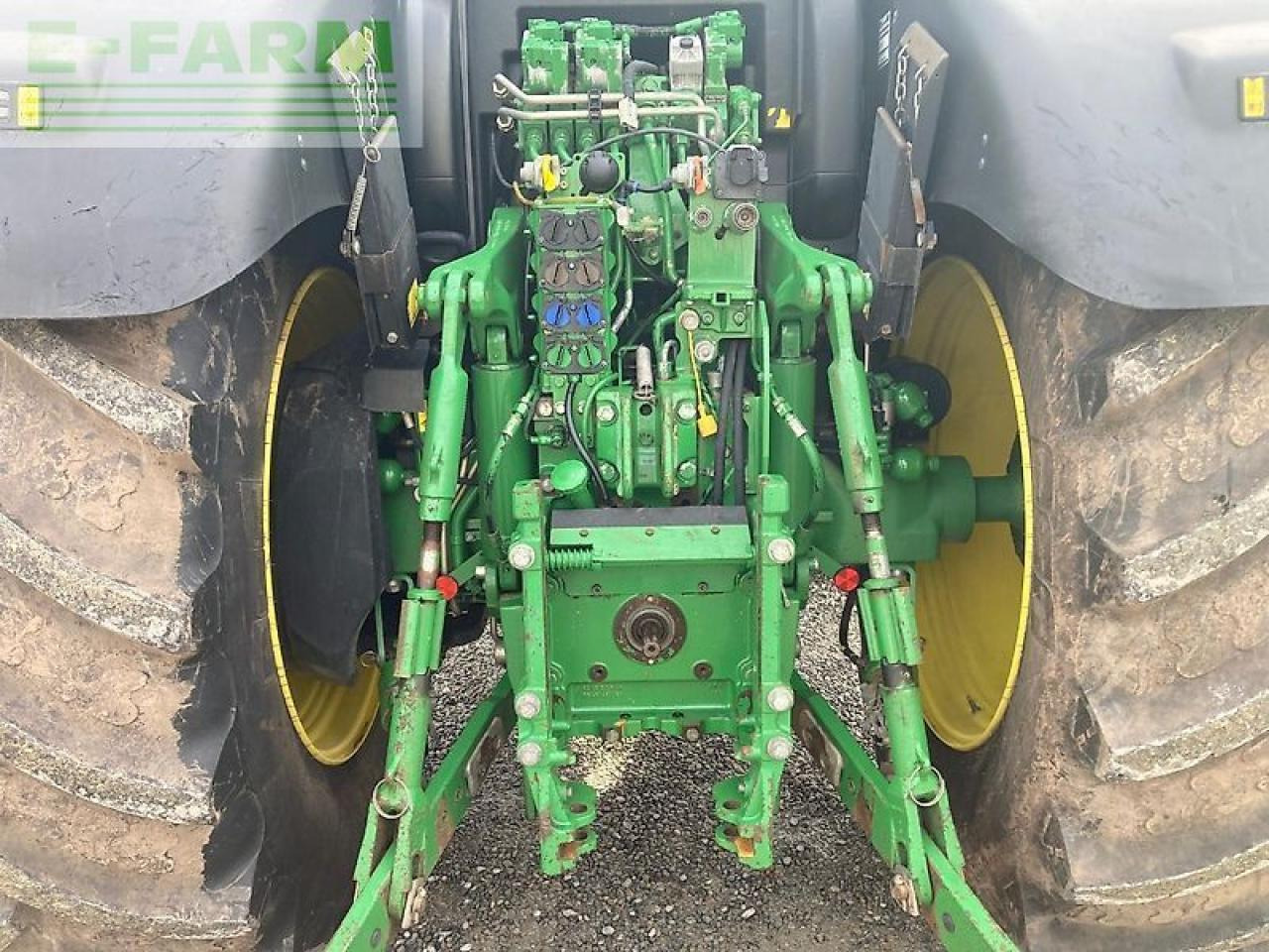 John Deere 6215r - Трактор: фото 5 John Deere 6215r - Трактор: фото 5