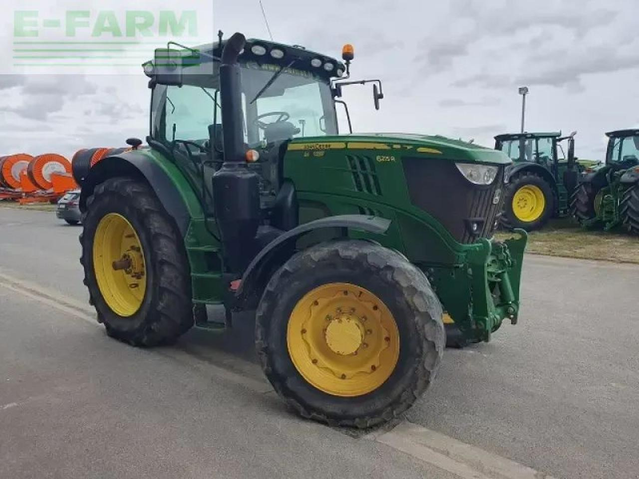 John Deere 6215r - Трактор: фото 2 John Deere 6215r - Трактор: фото 2