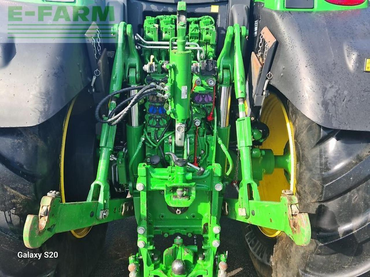 John Deere 6215r - Трактор: фото 5 John Deere 6215r - Трактор: фото 5