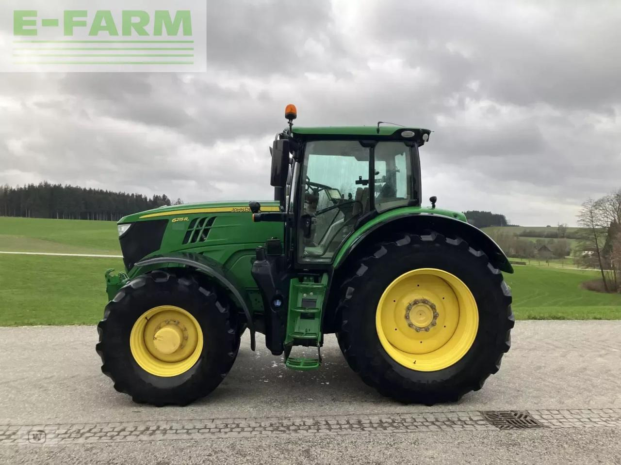 John Deere 6215r - Трактор: фото 2 John Deere 6215r - Трактор: фото 2