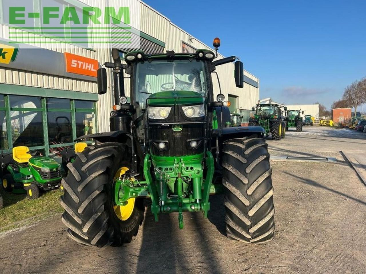 John Deere 6215r - Трактор: фото 2 John Deere 6215r - Трактор: фото 2