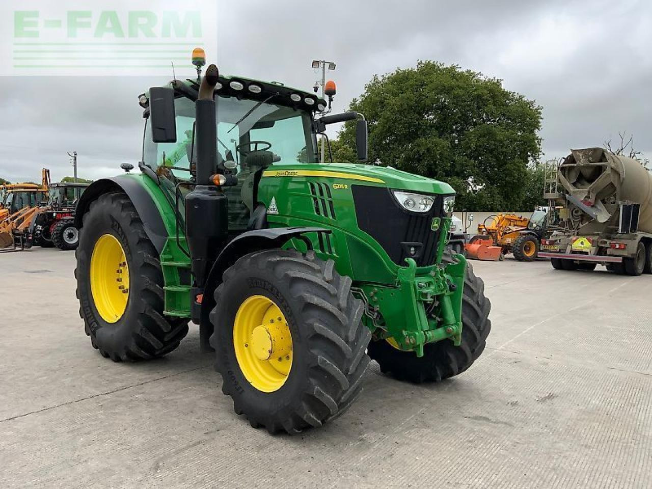 John Deere 6215r tractor (st23353) - Трактор: фото 2 John Deere 6215r tractor (st23353) - Трактор: фото 2