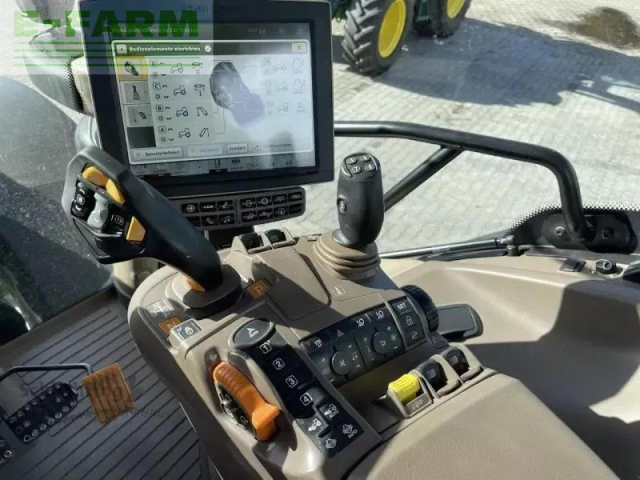 Трактор John Deere 6250r: фото 13