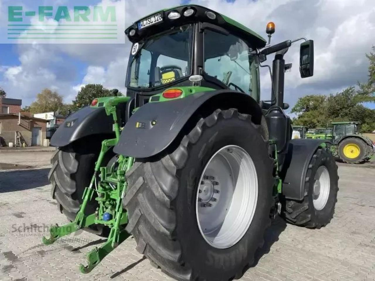 Трактор John Deere 6250r: фото 9