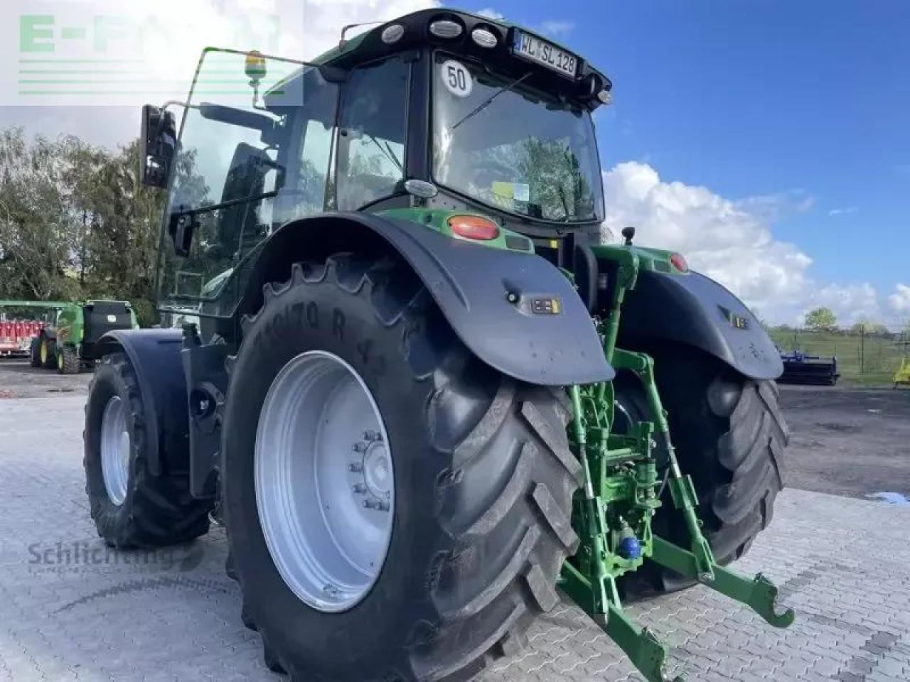 Трактор John Deere 6250r: фото 10