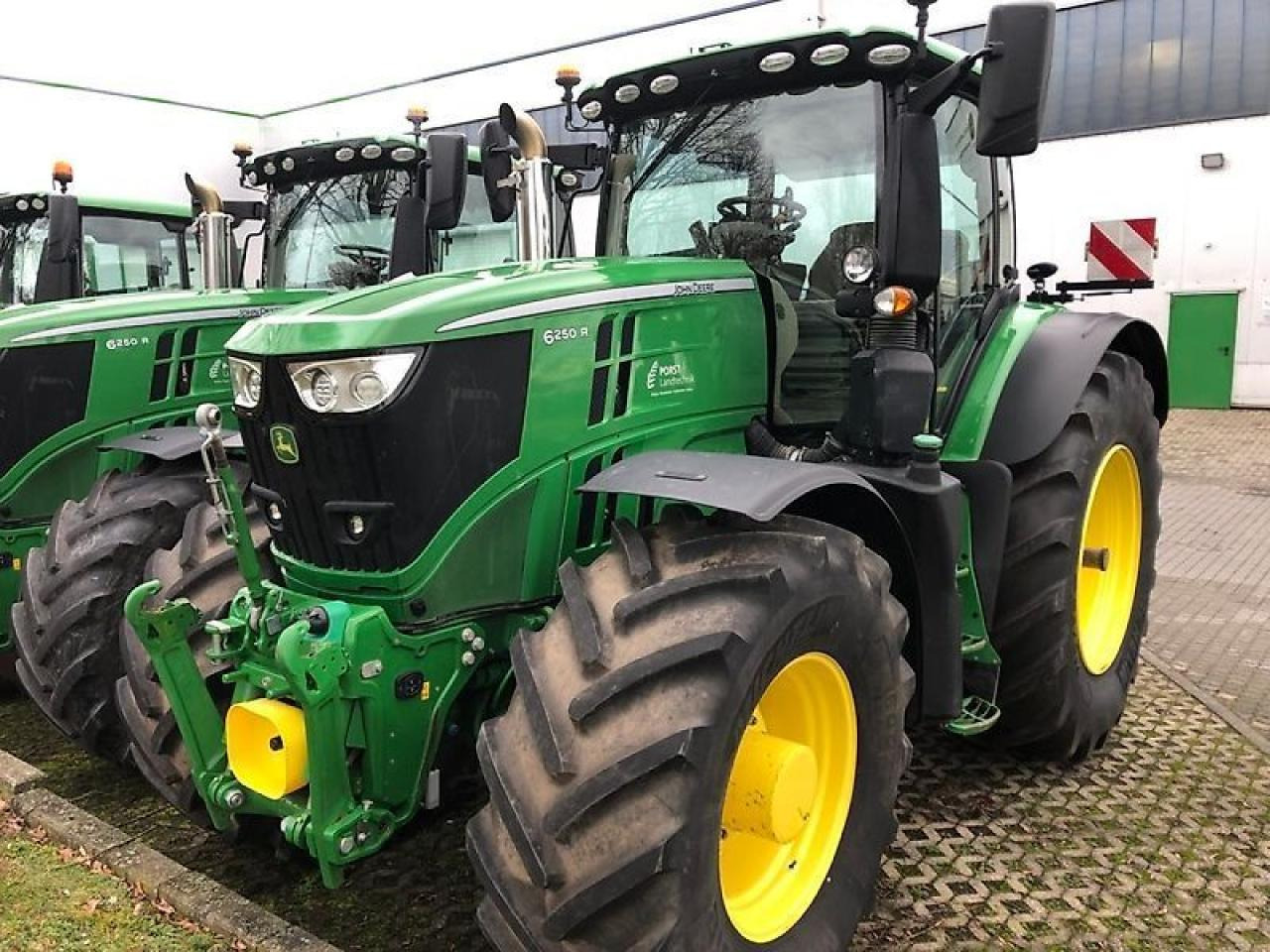 John Deere 6250r mit fkh/ fzw/ ap-40km/h - Трактор: фото 2 John Deere 6250r mit fkh/ fzw/ ap-40km/h - Трактор: фото 2