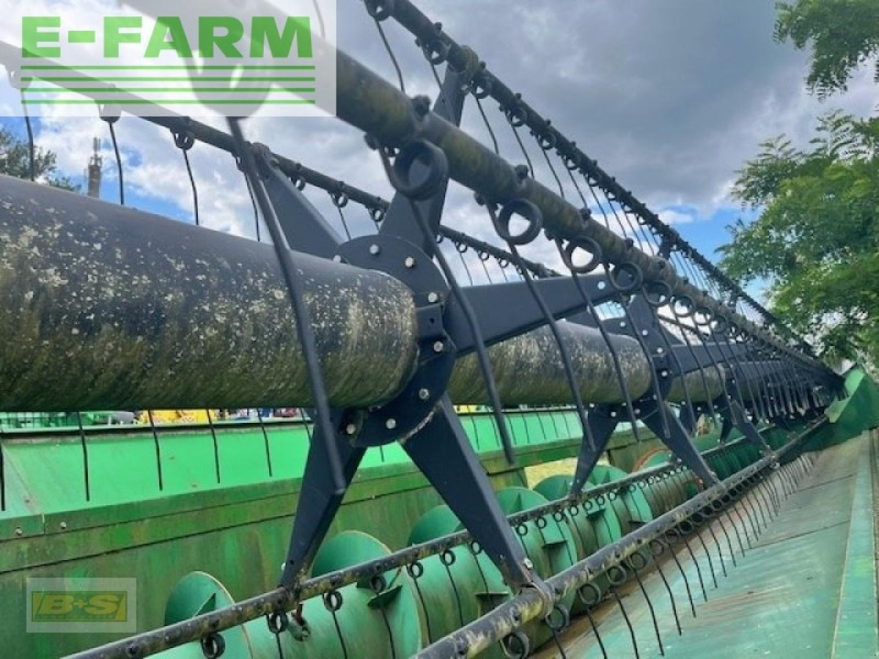 John Deere 635r inkl. rapsvorsatz und wagen - Жниварка зернова: фото 4 John Deere 635r inkl. rapsvorsatz und wagen - Жниварка зернова: фото 4