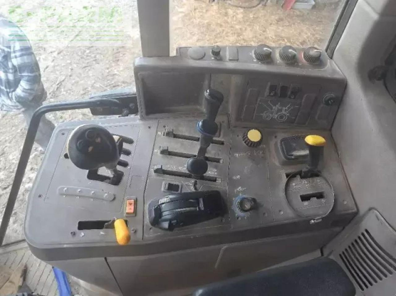 John Deere 6630 - Трактор: фото 4 John Deere 6630 - Трактор: фото 4